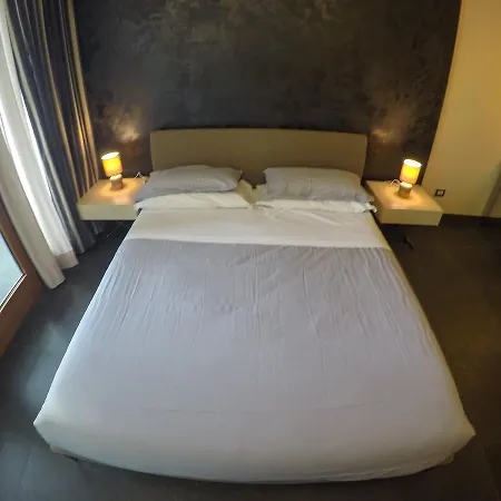 Suite Rooms Cosenza Exterior photo