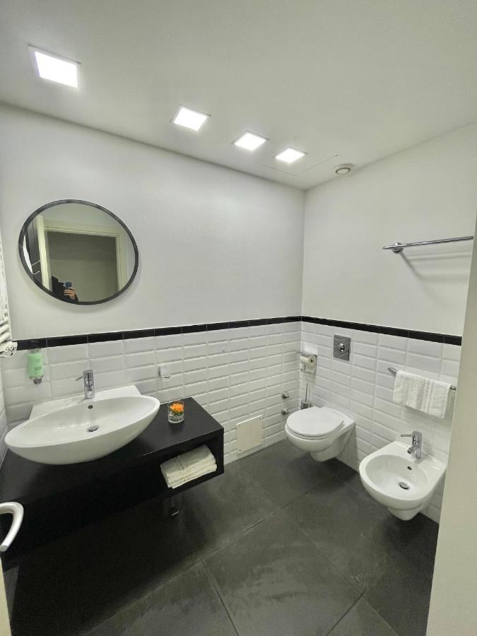 Suite Rooms *