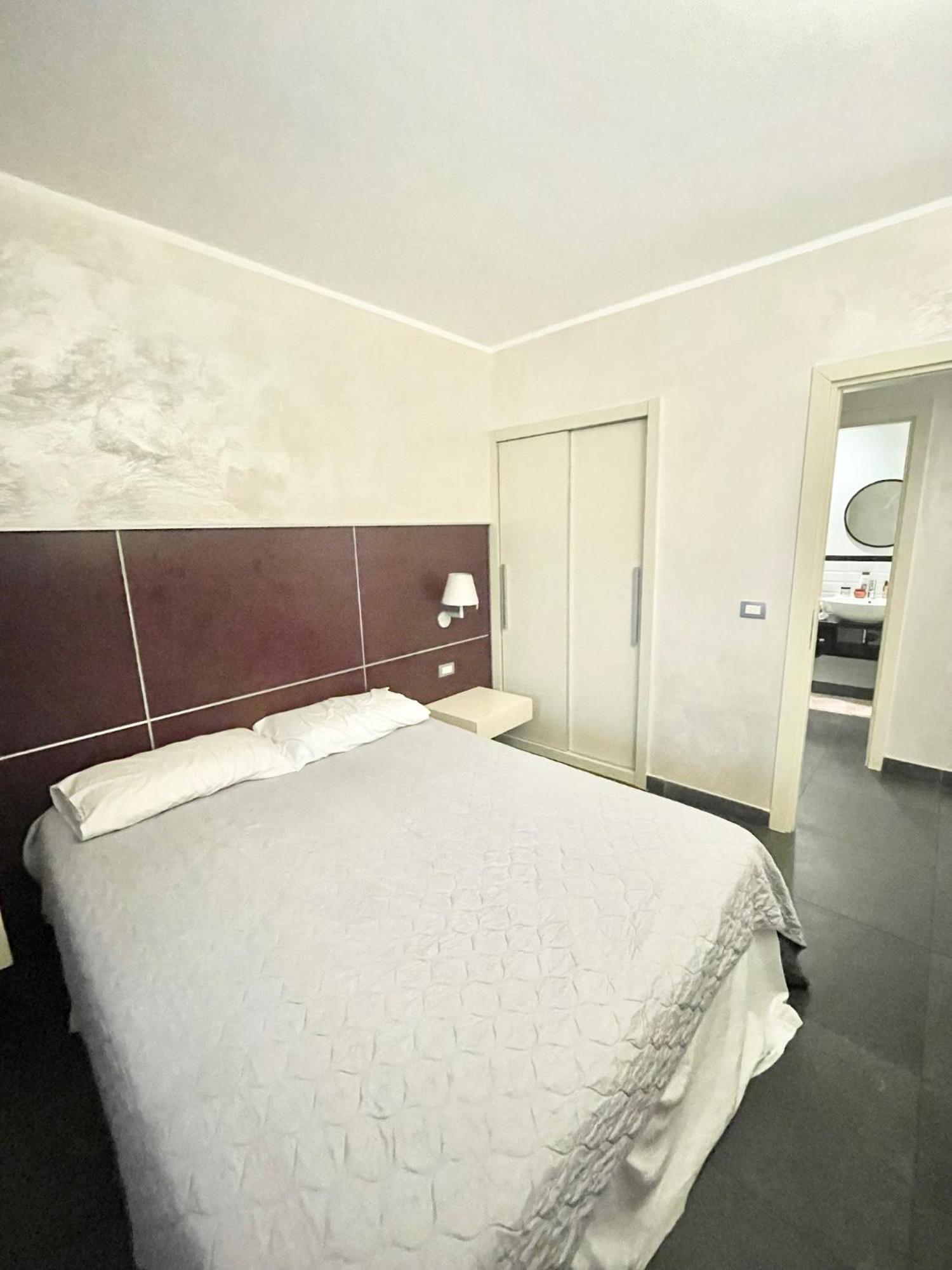 Suite Rooms *