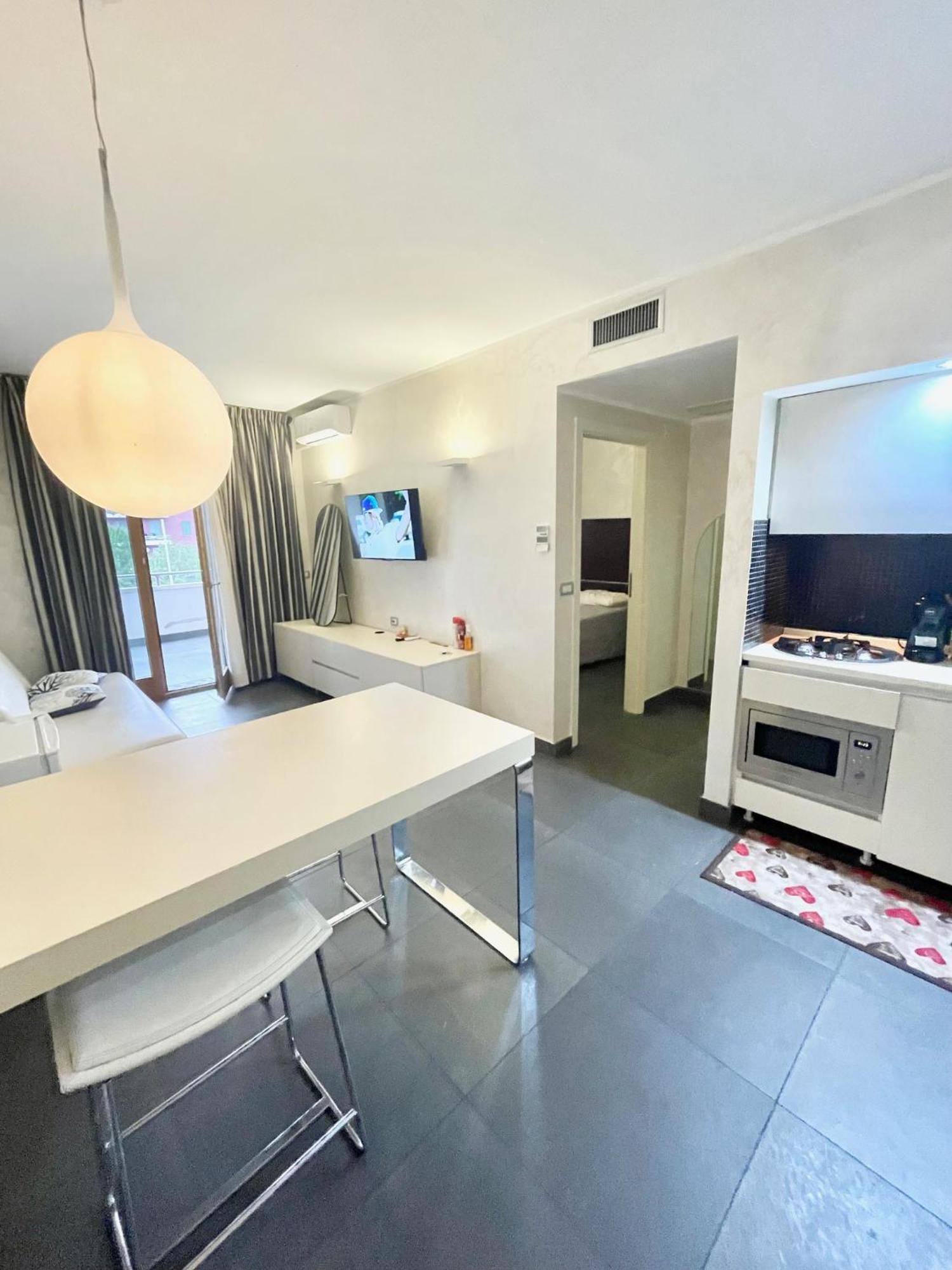 Suite Rooms *